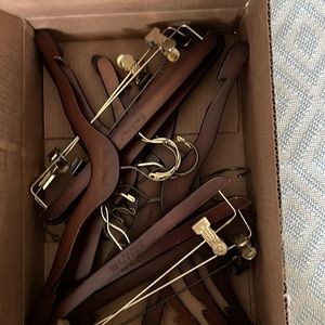 Lilly hangers box number 5